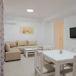 J&m Luxury 2 Sarandë