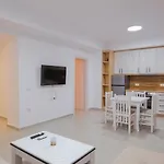 J&m Luxury 2 Apartament *