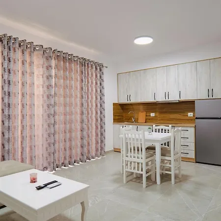 J&m Luxury 2 Apartment