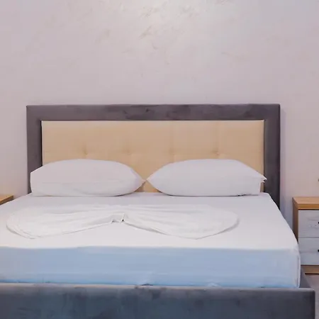 J&m Luxury 2 Apartment