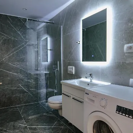 Apartment J&m Luxury 2 *