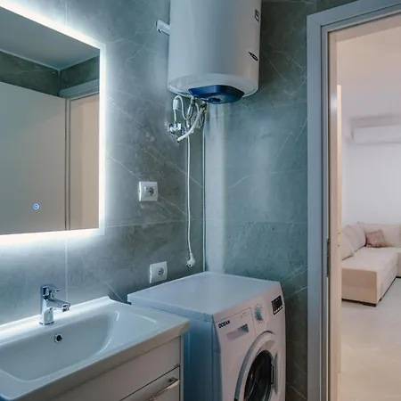 J&m Luxury 2 Apartment Sarande